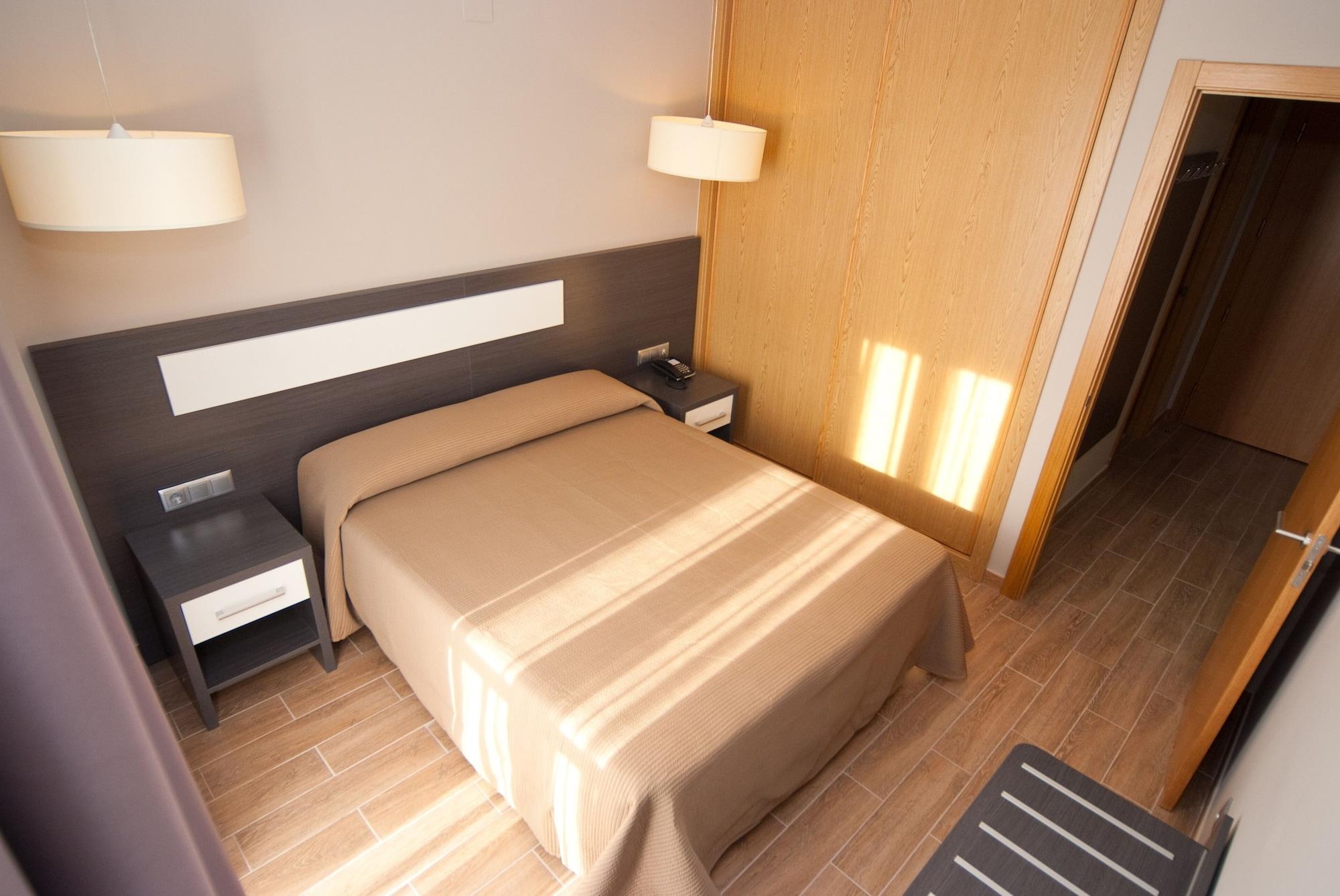 Apartahotel & Spa Jacetania Хака Екстер'єр фото