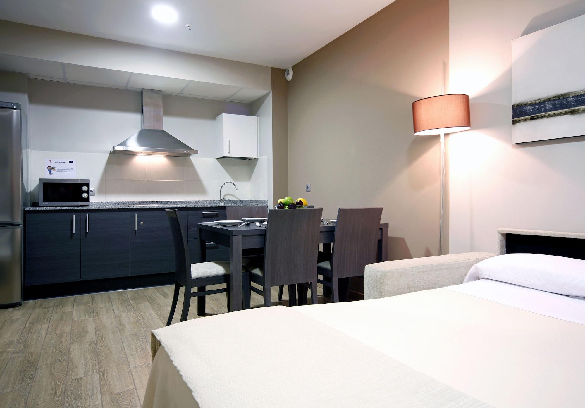Apartahotel & Spa Jacetania Хака Екстер'єр фото