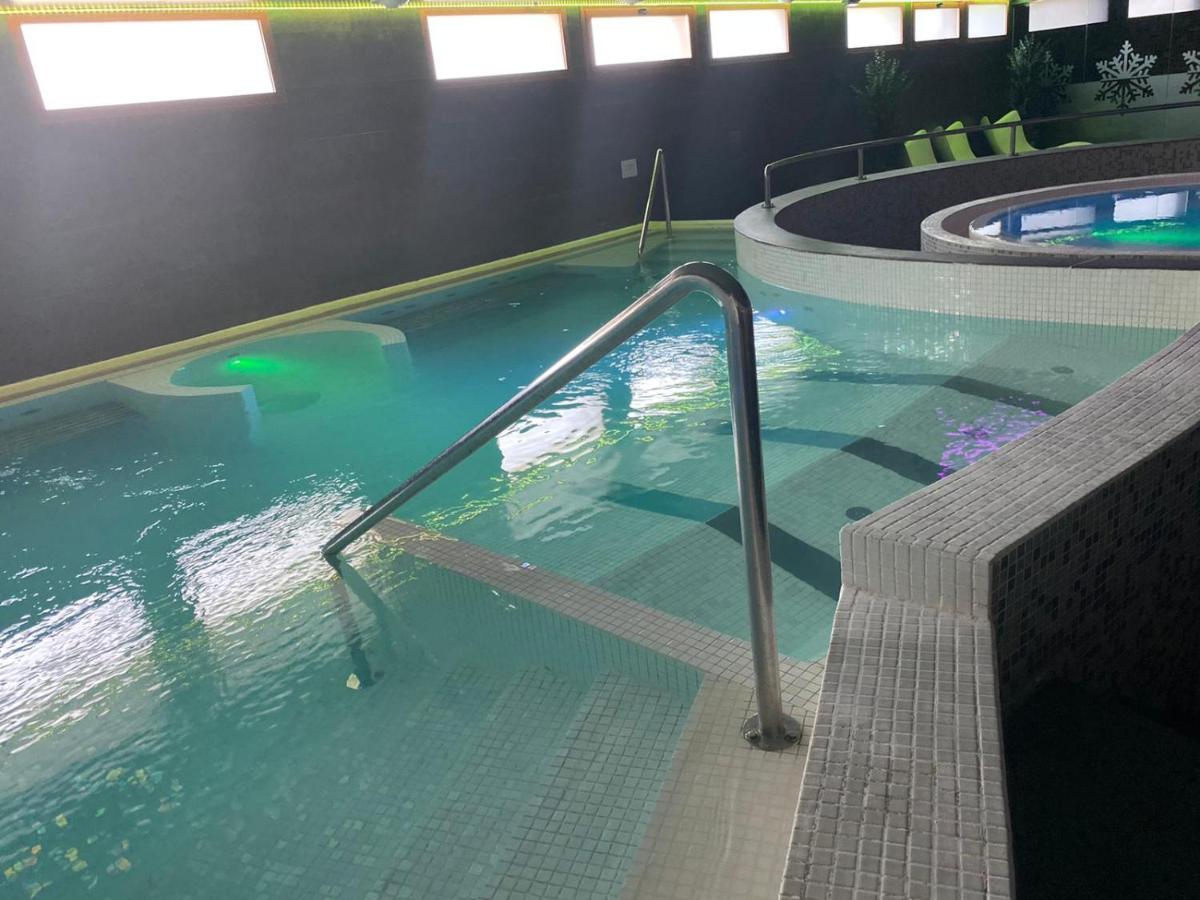 Apartahotel & Spa Jacetania Хака Екстер'єр фото