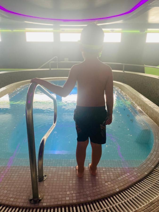 Apartahotel & Spa Jacetania Хака Екстер'єр фото