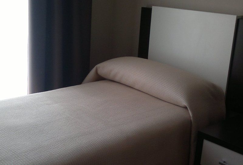 Apartahotel & Spa Jacetania Хака Екстер'єр фото